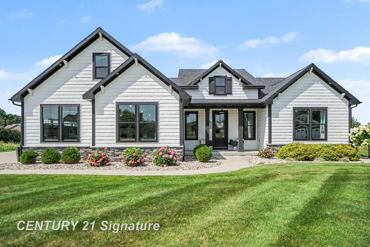 8937 N Meadows CT, Freeland, MI 48623 - #1