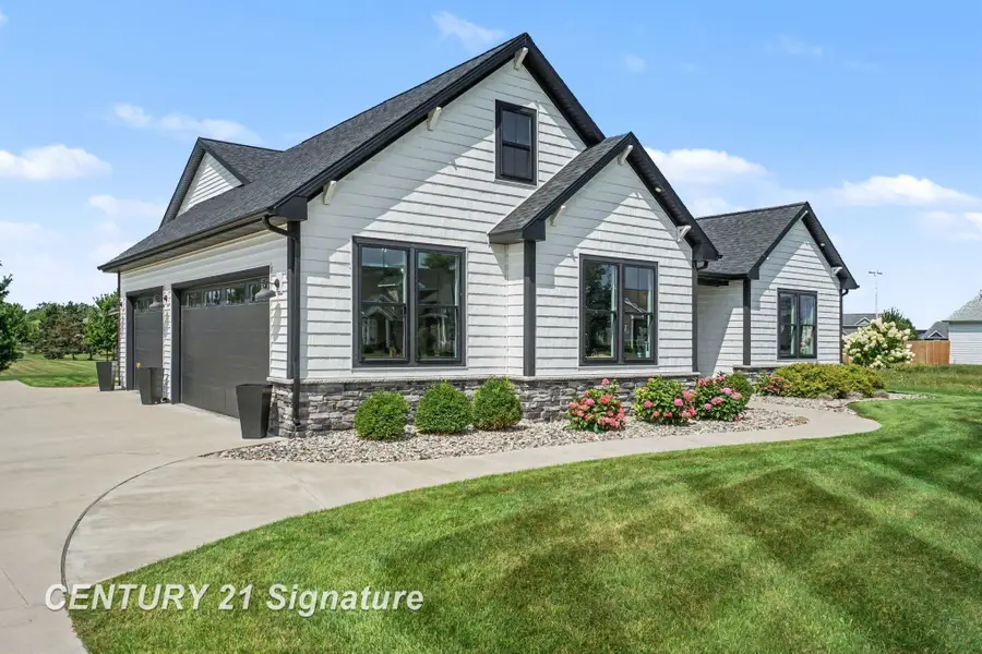 8937 N Meadows CT, Freeland, MI 48623 - #2