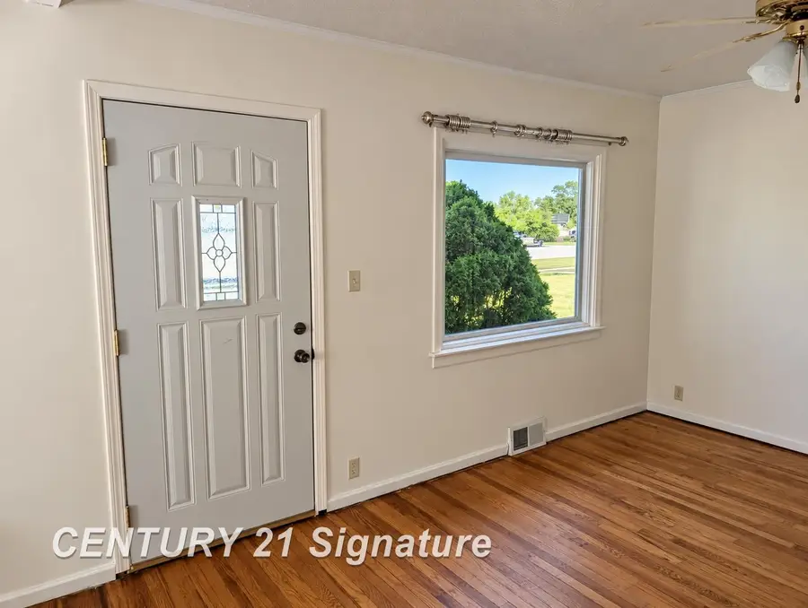 6065 Shattuck RD, Saginaw, MI 48603 - #2