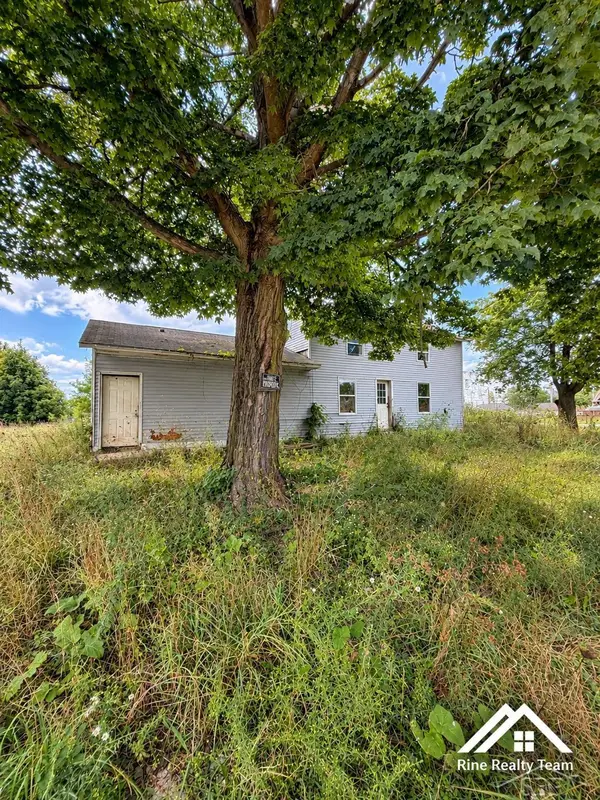 204 W Hakes ST, Montgomery, MI 49255