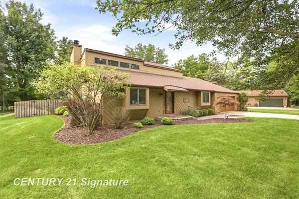 8461 W Glencairn DR, Saginaw, MI 48609