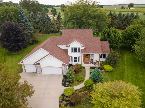12837 Whisper Ridge DR, Freeland, MI 48623