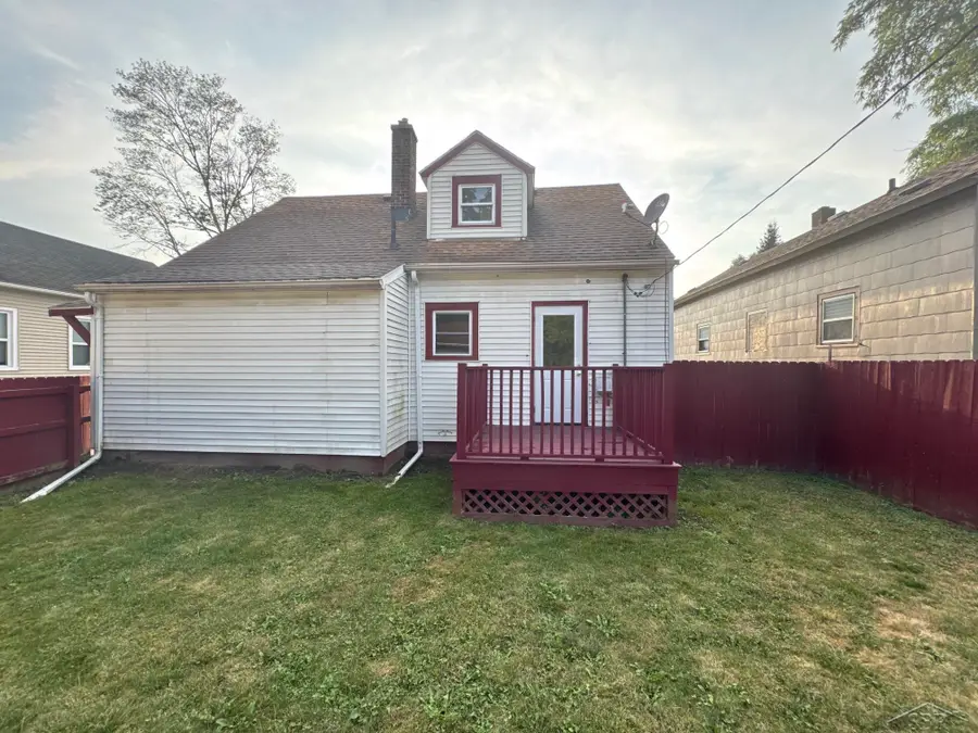 813 Fitzhugh ST, Bay City, MI 48708 - #2