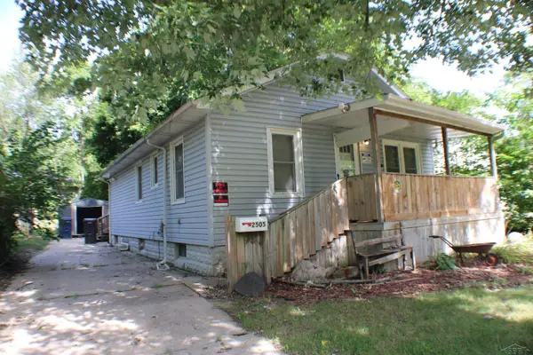 2505 Woodrow AVE, Flint, MI 48506