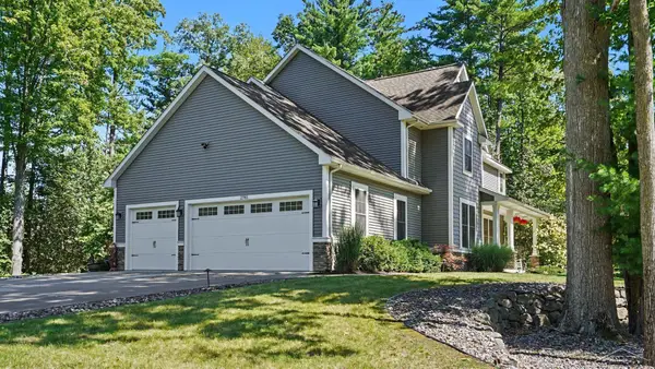 2785 E Iron Woods Pass, Midland, MI 48642