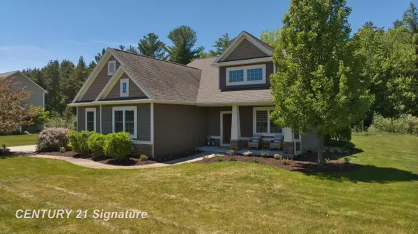 2083 N Harvest CIR, Midland, MI 48642
