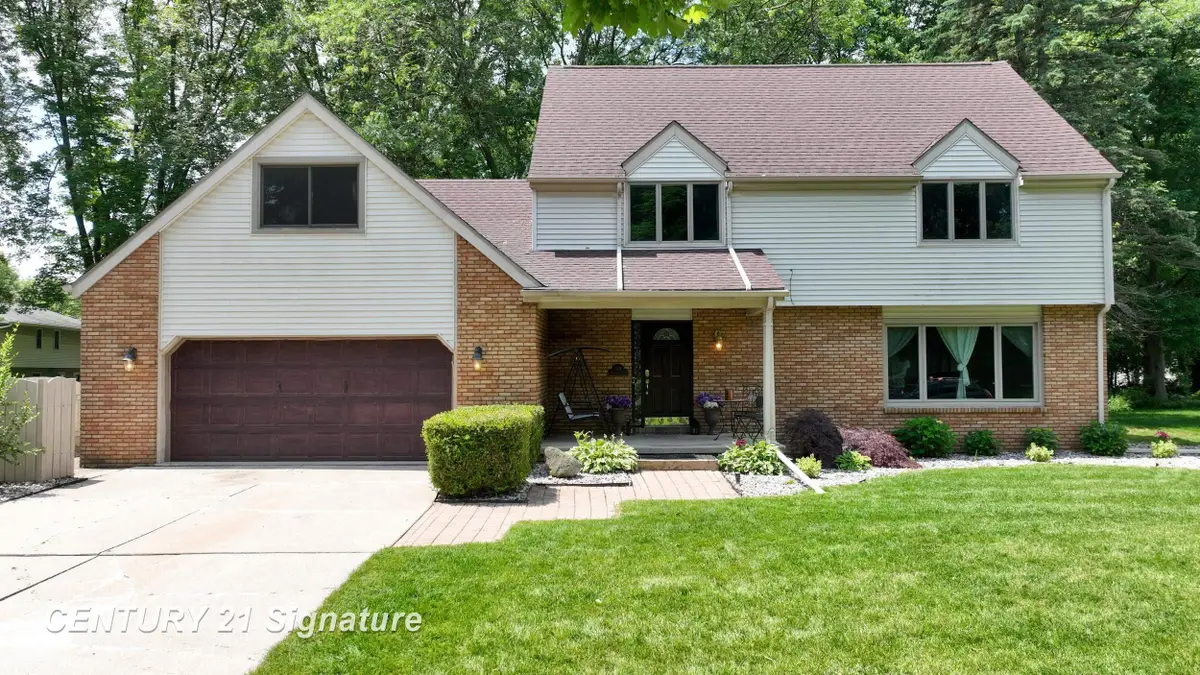 301 Meyfield LN, Midland, MI 48642 - #1