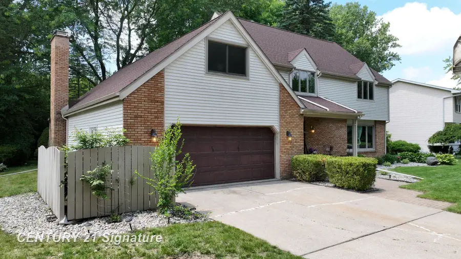 301 Meyfield LN, Midland, MI 48642 - #2