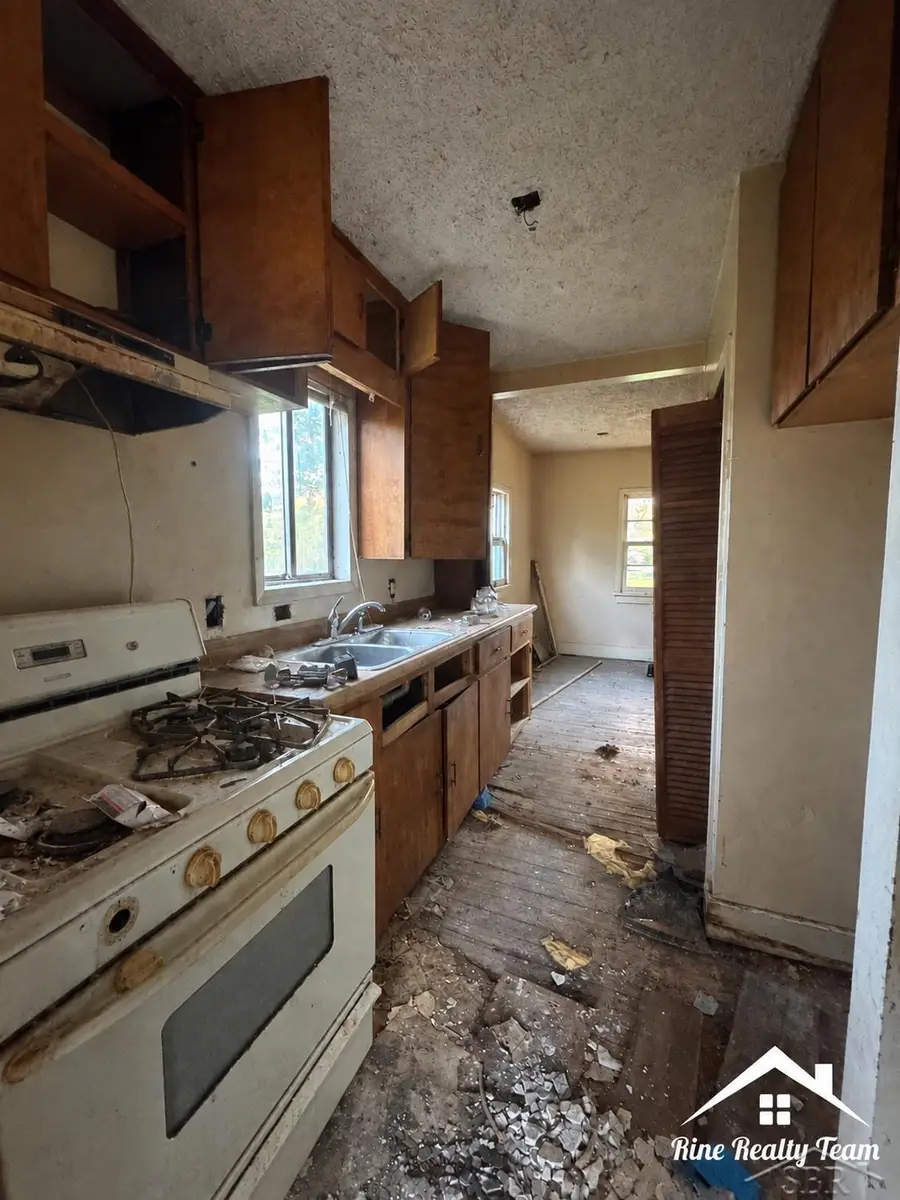 3435 N Center RD, Flint, MI 48506 - #3