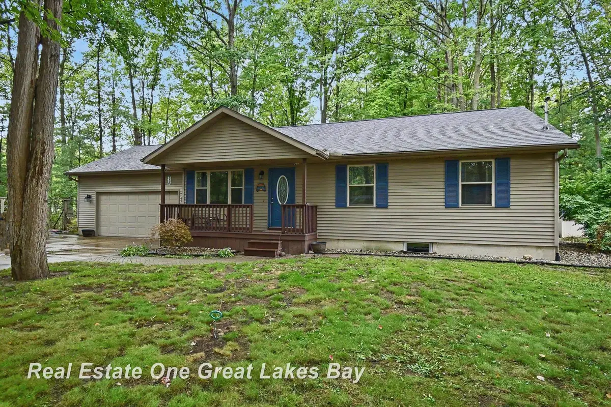 2567 N Starlite CT, Sanford, MI 48657 - #1