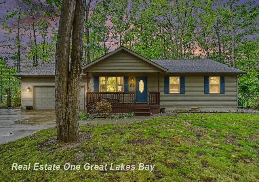 2567 N Starlite CT, Sanford, MI 48657 - #3