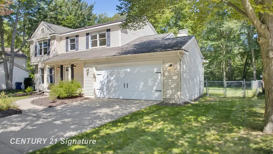 5628 Bloomfield DR, Midland, MI 48642 - #3