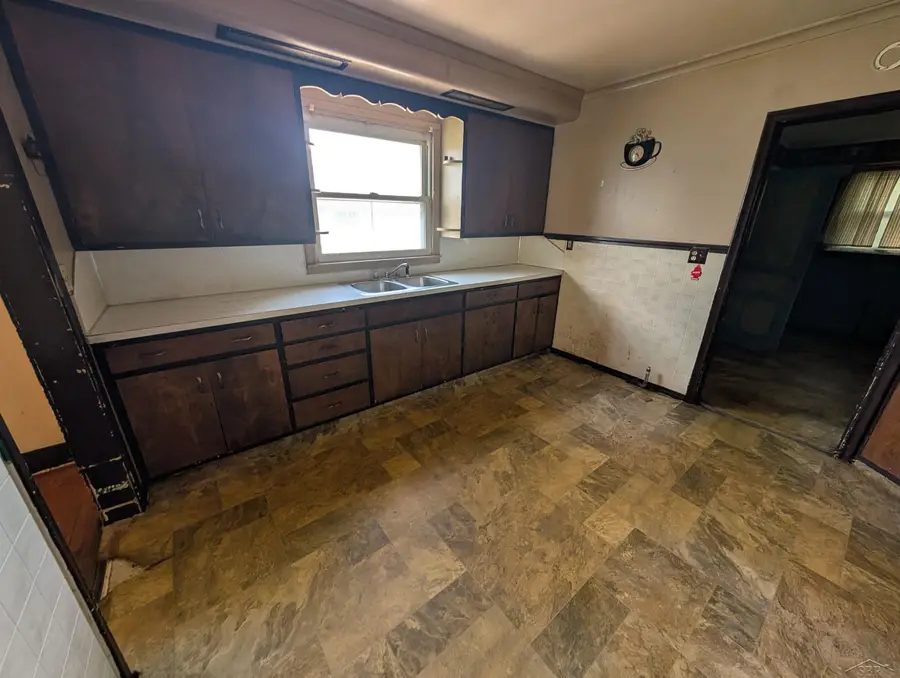 2307 S Niagara ST, Saginaw, MI 48602 - #3