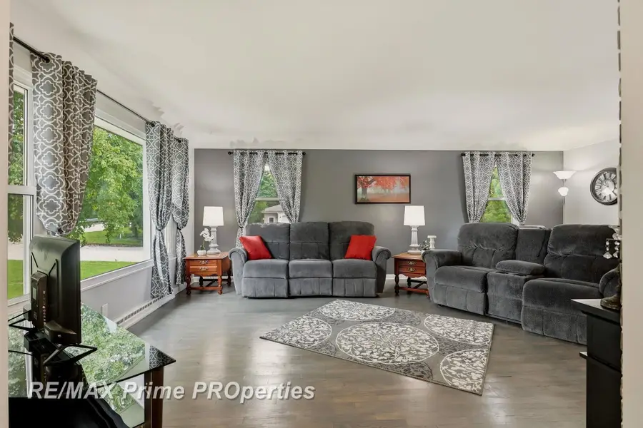 4878 Cottrell RD, Vassar, MI 48768 - #3