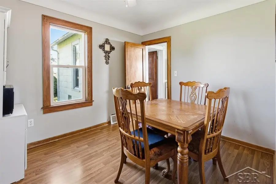 20 W Hotchkiss RD, Tittabawassee, MI 48706 - #2