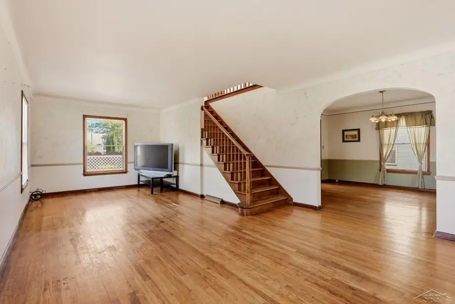 2450 N Charles ST, Saginaw, MI 48602 - #2