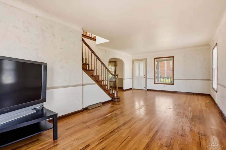 2450 N Charles ST, Saginaw, MI 48602 - #3