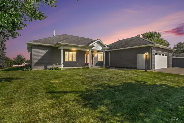 5871 Sandy DR, Pinconning, MI 48650