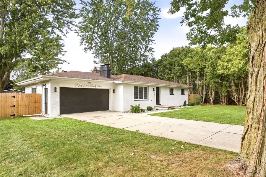 5191 Clara DR, Saginaw, MI 48638 - #2