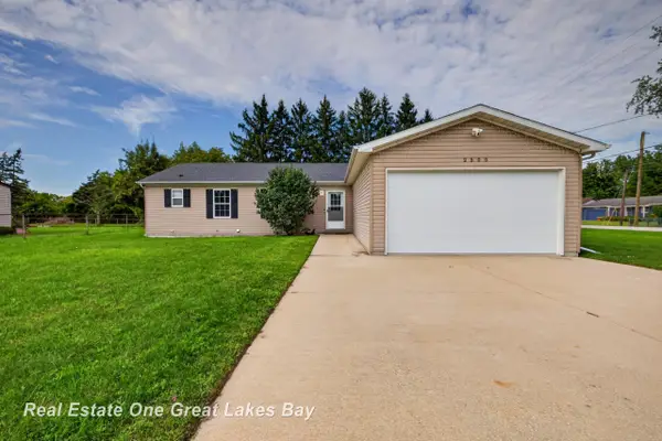 2500 Starlite DR, Saginaw, MI 48603