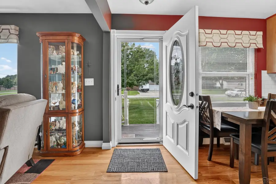 5469 Mary CT, Saginaw, MI 48603 - #2