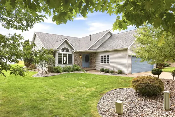 1100 Cove CT, AuGres, MI 48703
