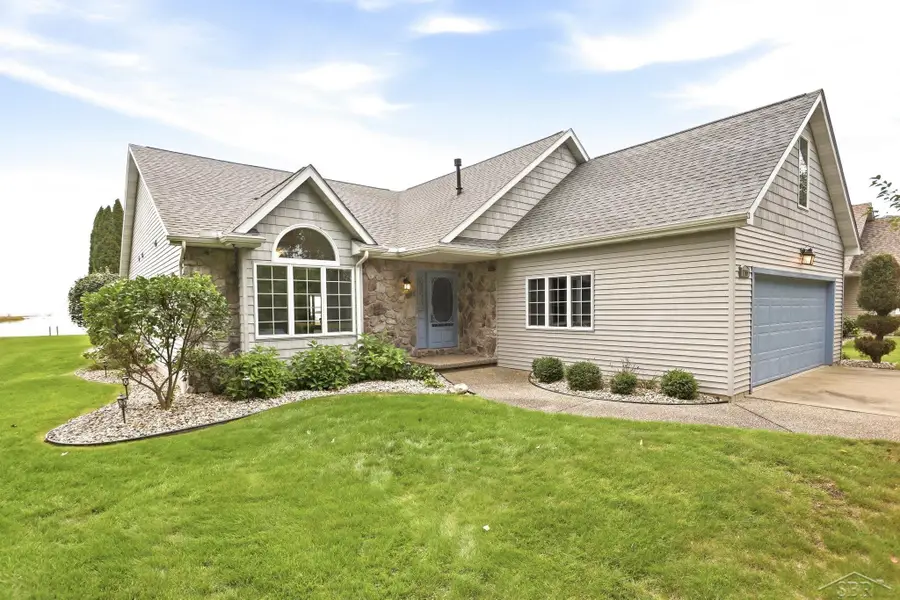 1100 Cove CT, Whitney, MI 48703 - #2