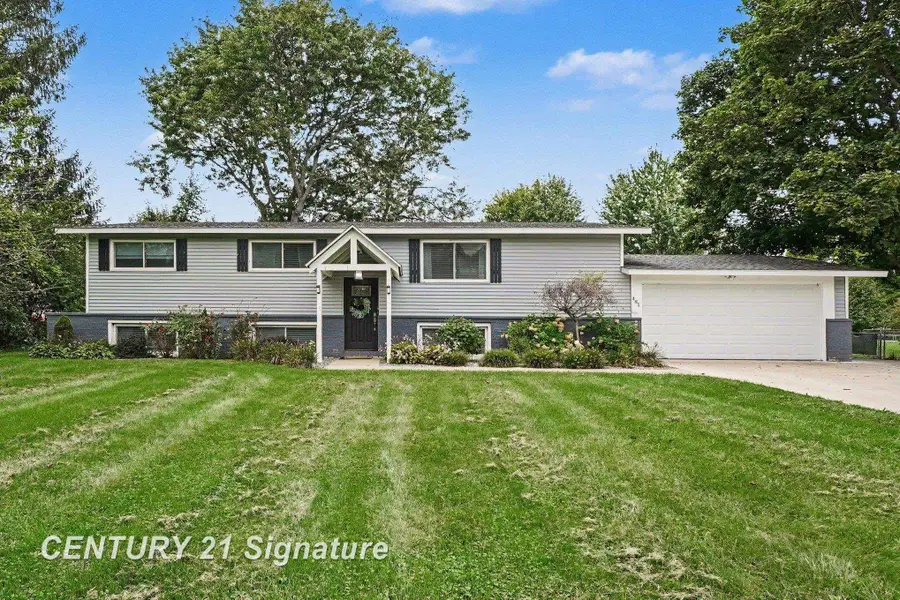 481 N 5 Mile Road RD, Midland, MI 48640 - #3