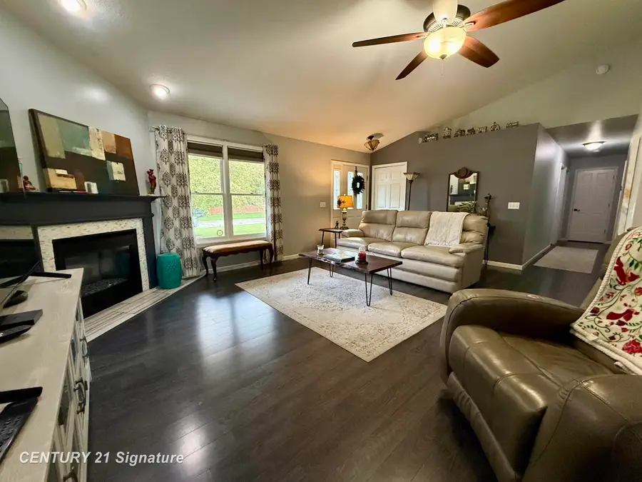 4105 W Island, Saginaw, MI 48603 - #2