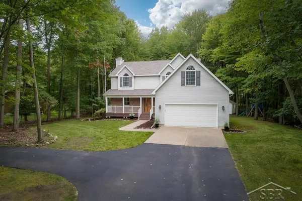 3887 E Tupelo DR, Midland, MI 48642