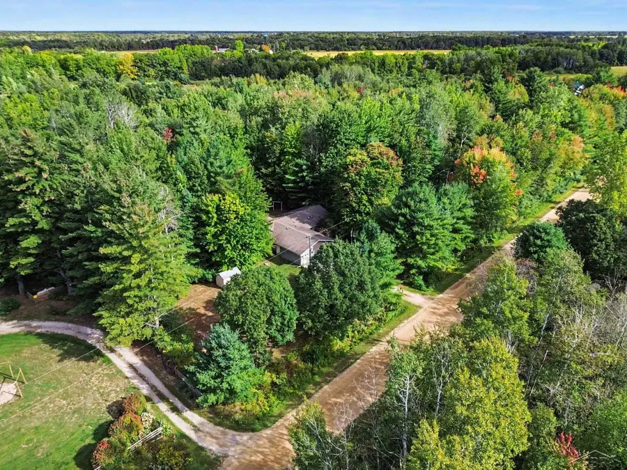 580 W Shearer RD, Sanford, MI 48657 - #2