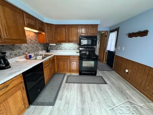 845 Roeser DR, Freeland, MI 48623 - #3
