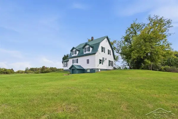 6015 N Water RD, Sanford, MI 48657