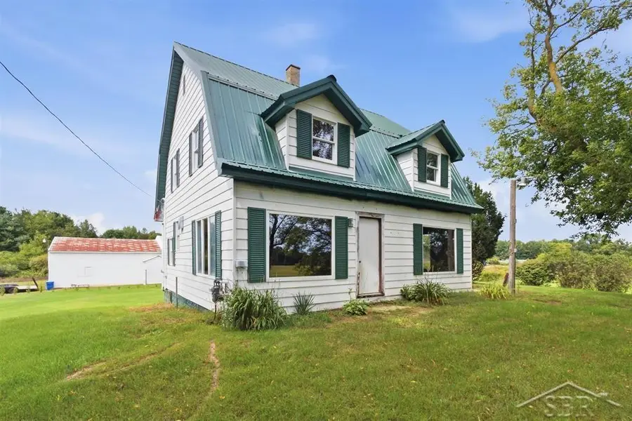 6015 N Water RD, Sanford, MI 48657 - #2