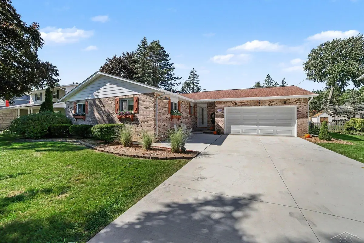 1445 Vancouver DR, Saginaw, MI 48638 - #1