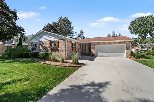 1445 Vancouver DR, Saginaw, MI 48638