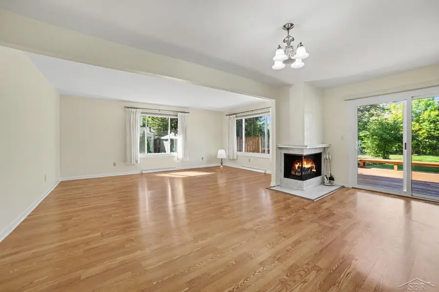 1445 Vancouver DR, Saginaw, MI 48638 - #3
