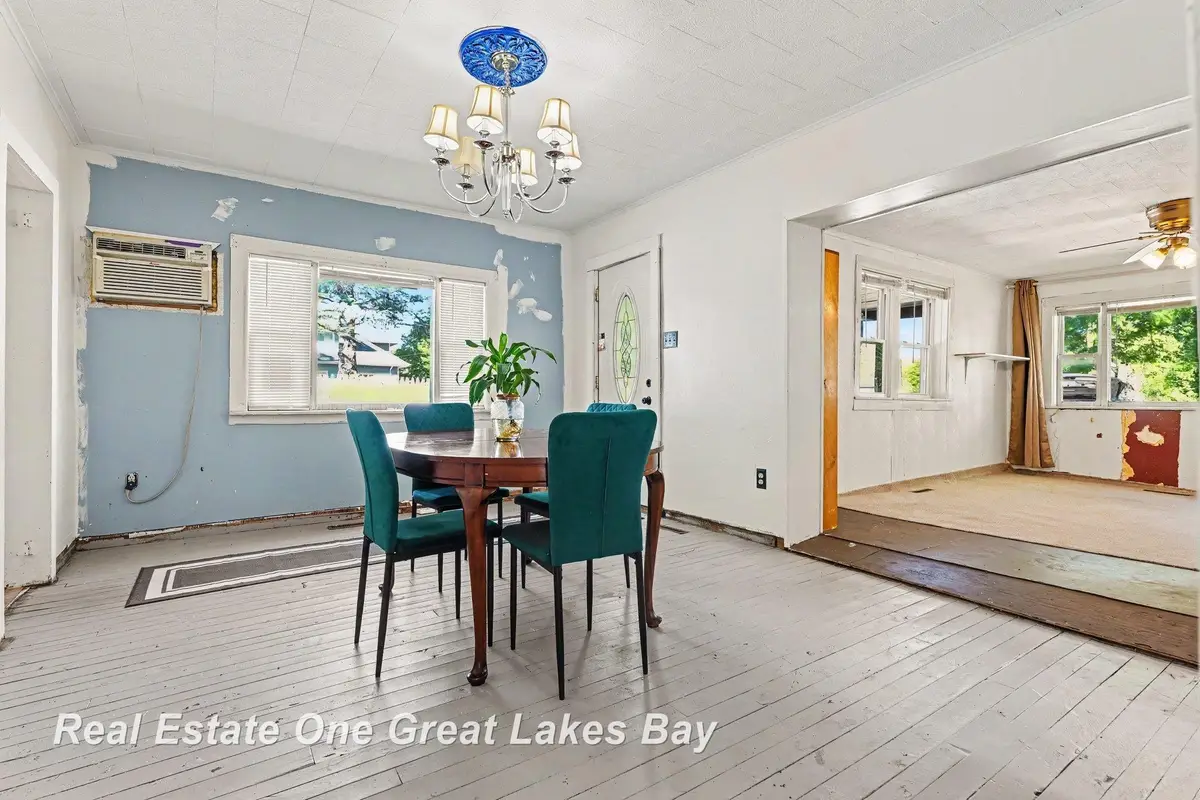 508  S Kiesel ST, Bay City, MI 48706 - #1