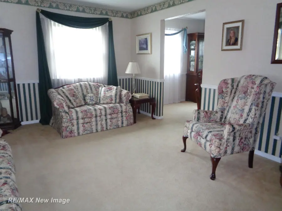 3185 Columbine DR, Saginaw, MI 48603 - #2