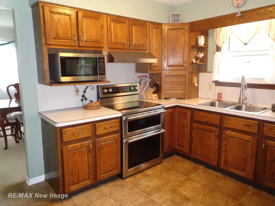 3185 Columbine DR, Saginaw, MI 48603 - #3