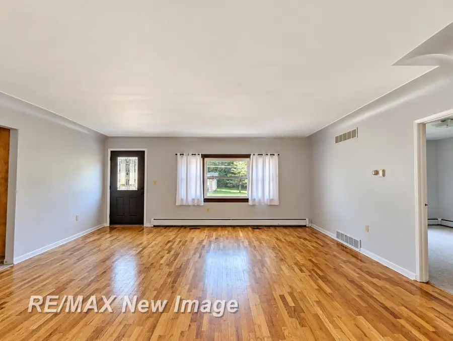 3890 Grotto RD, Bridgeport, MI 48722 - #2