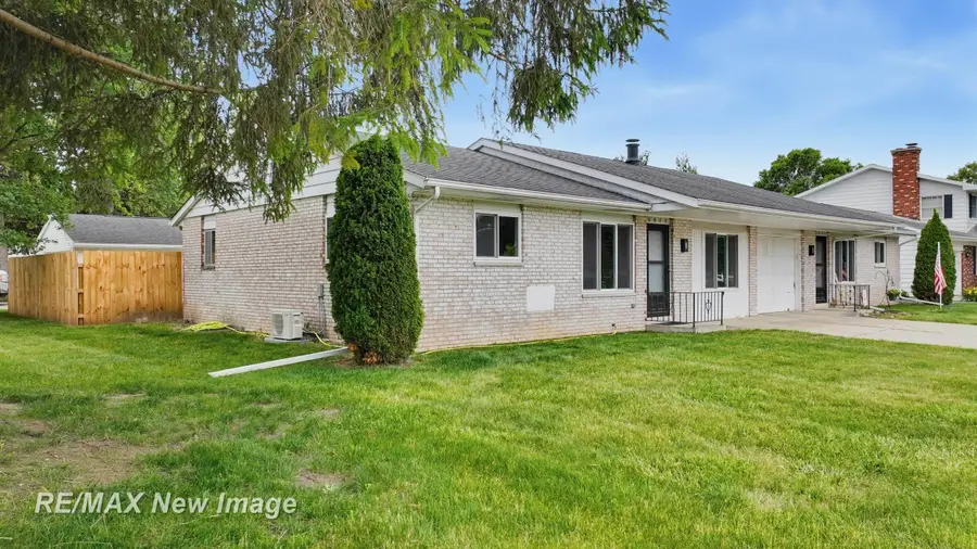 5019 Glenfield DR, Saginaw, MI 48638 - #2