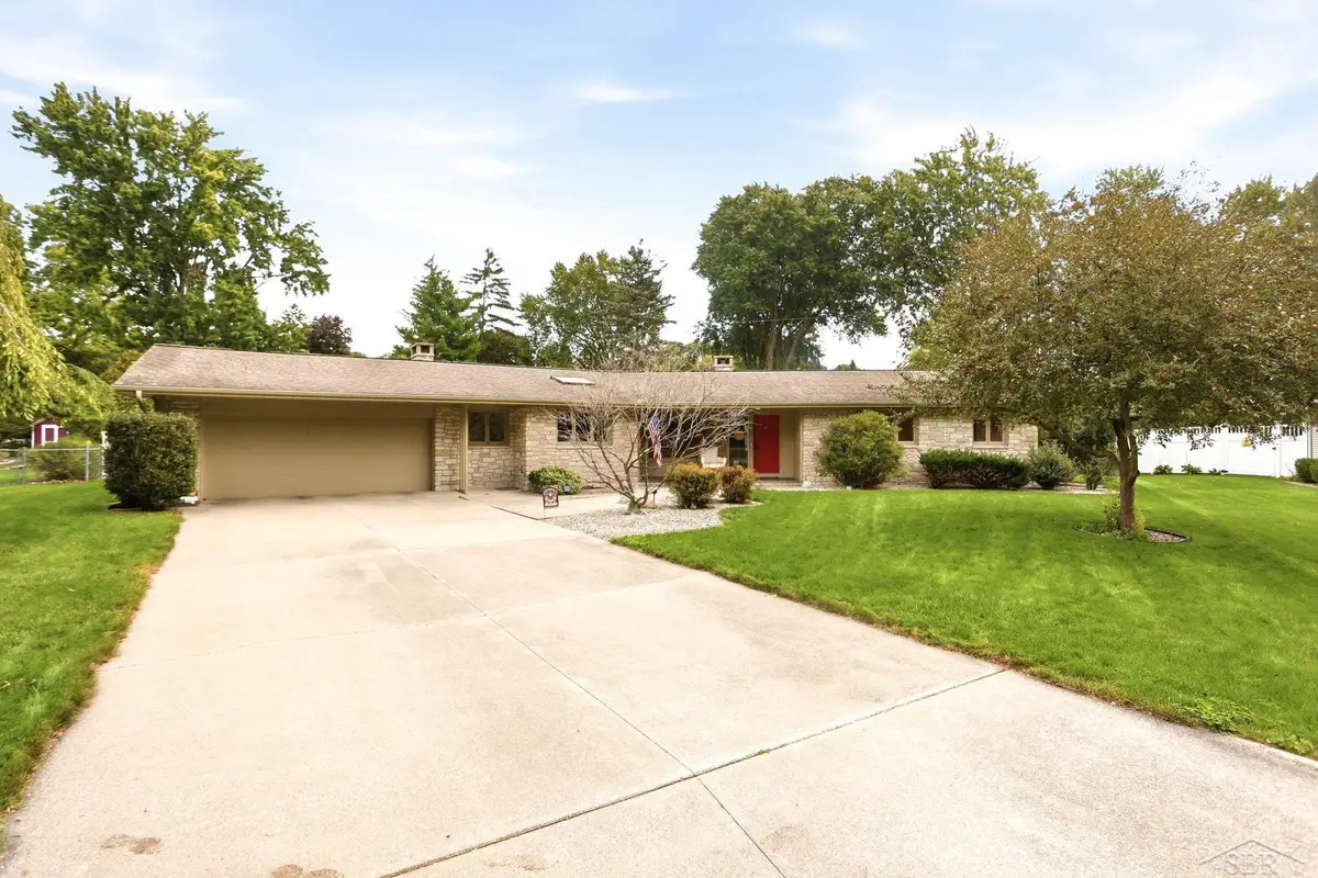 810 Fairway DR, Saginaw, MI 48638 - #1
