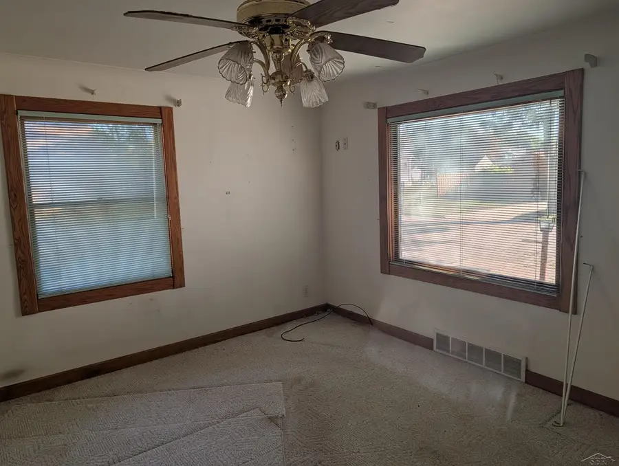 815 B ST, Saginaw, MI 48602 - #3