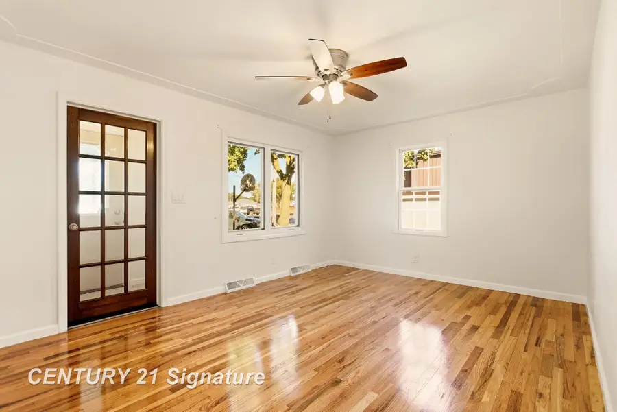 13 S Lincoln RD, Portsmouth, MI 48708 - #2