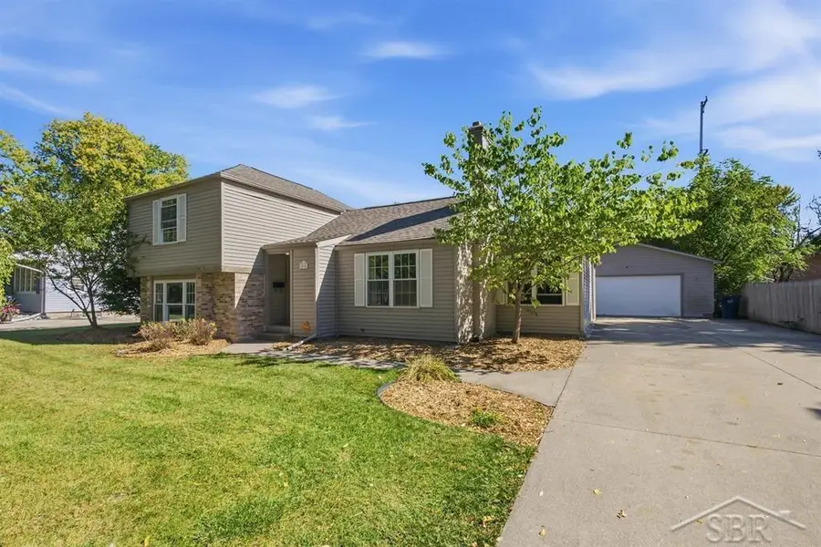 2906 Braley CT, Midland, MI 48640 - #2