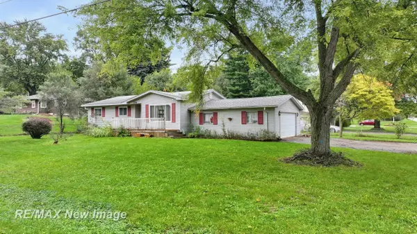 3396 Blue Lake DR, Flint, MI 48506