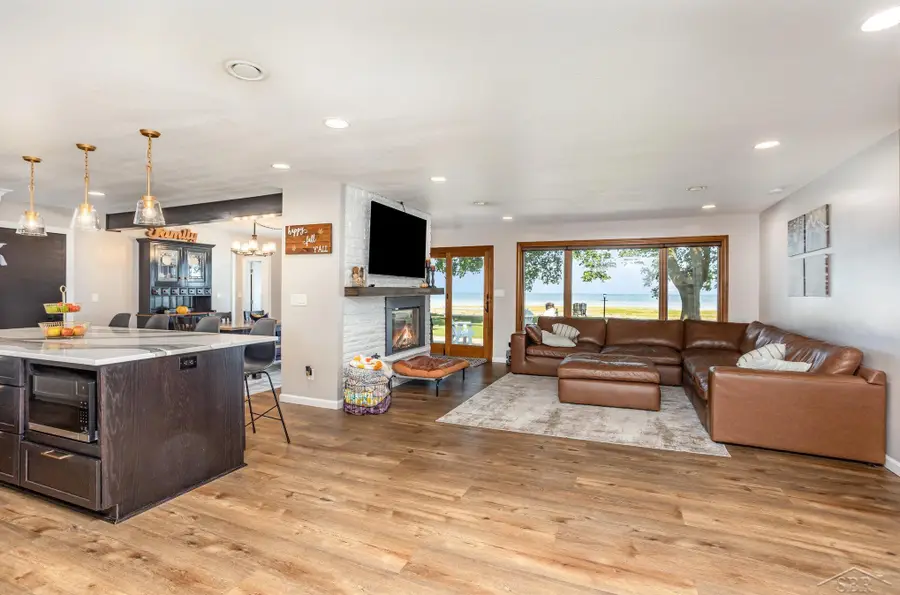 44 N Linwood Beach RD, Linwood, MI 48634 - #2