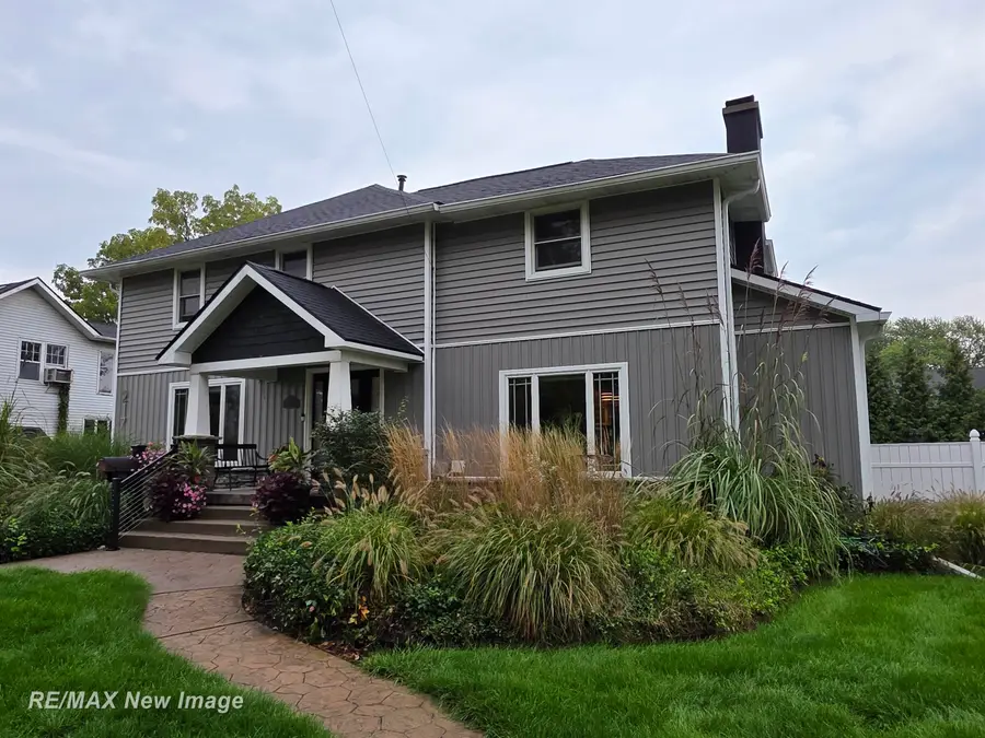 217 S Wood ST, Chesaning, MI 48616 - #3