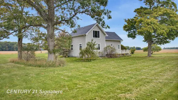 19422 Stuart RD, Chesaning, MI 48616